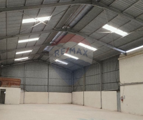 Commercials for rent dans HajjehJbeili - R9-2748 - 550m² Warehouse for Rent in Hbaline - Byblos
