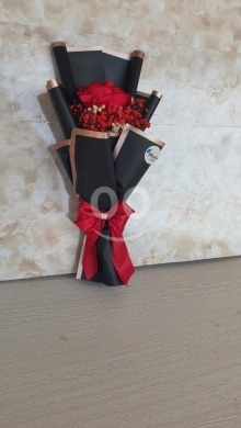 بوكيه ورد ساتان ملكي يدوي للتخرج والمناسبات | Handmade Satin Rose Graduation Bouquet — 2