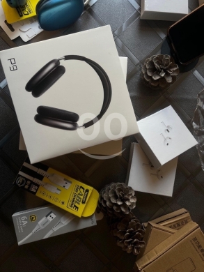 Mobile accessories in Aramoun - Headsets and AirPods