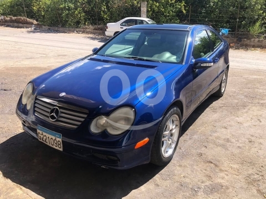 Mercedes-Benz in Bourj Rahal - 230 2002