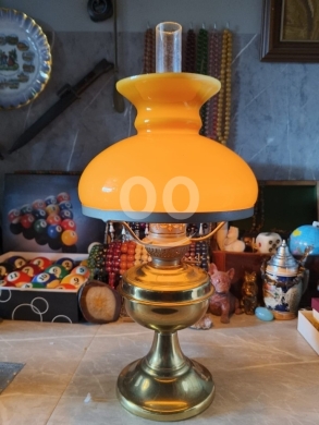 Antiques & Collectibles in Btouratij - لمبادير زيت (كاز) ألماني عتيق - نحاس أصفر و زجاج مورانو أصفر | إضاءة كلاسيكية