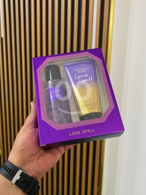 Health & Beauty in Ras-Beyrouth - Set Victoria&#039;s Secret splash and lotion