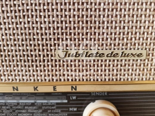 راديو تيليفنكن عتيق Jubilate de Luxe - ألماني الصنع شغال (FM/AM/موجات قصيرة) - ديكور كلاس… — 2