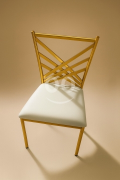كرسي حفلات ذهبي فاخر مع مقعد مبطن مريح | Elegant Gold Event Chair with Comfortable Padded Seat