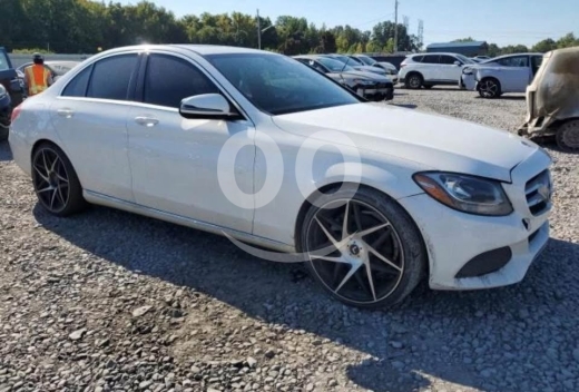 مرسيدس بنز في مدينة بيروت - Mercedes c300 2018