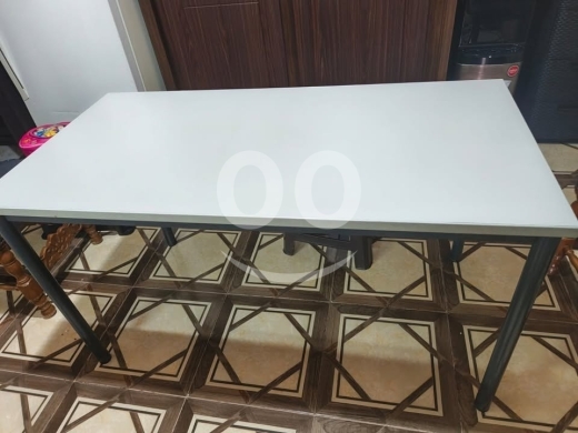 Dining room dans Tripoli - طاولة سفرة الومينيوم