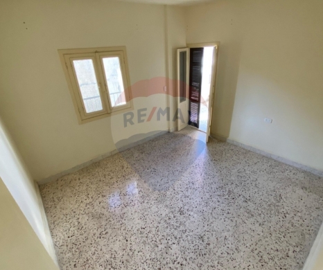 شقق للبيع في أبو سمرا - R9-2784 Live Above It All - Spacious Apartment For Sale in Abou Samra Tripoli