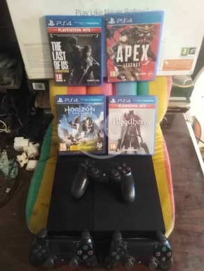Gaming Console & Accessories in Zgharta - PS4