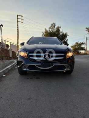 مرسيدس بنز في جونيه - Used 2017 Mercedes-Benz GLA 250 4MATIC - Full Specs, Panoramic Roof - Low Mileage SUV