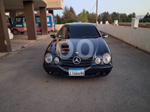 Mercedes-Benz in Hoch el-Oumara - Mercedes-Benz Clk 320 2001