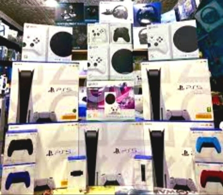Gaming Console & Accessories dans Dekouaneh - ps4 ps5 with warranty