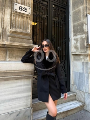 Elegant Black Wool Blend Coat with Faux Fur Collar Tie-Belt