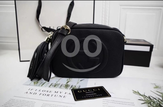 الملابس، الأحذية والزينة في أبو سمرا - حقيبة كروس سوداء كلاسيكية لإطلالة راقية | Classic Black Crossbody Bag for Every Occasion