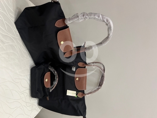 Vêtements, chaussures et accessoires dans Abou Samra - حقيبة Longchamp Le Pliage الأيقونية بمختلف الأحجام | Longchamp Le Pliage Original Shoulder Bag Colle