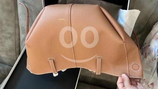 الملابس، الأحذية والزينة في أبو سمرا - شنطة Pol&egrave;ne Cyme Camel Textured Leather المميزة | Pol&egrave;ne Cyme Camel Textured Leather Tote Bag