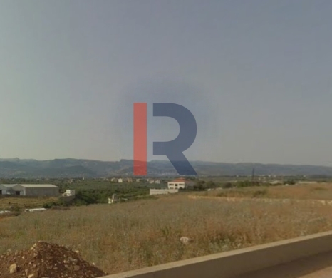 R9-2802 Land for Sale in Btouratij, Koura – 2200m²