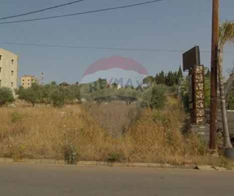 Lands for rent in Btouratij - R9-2808 Turnkey Opportunity: Land with Structure on Main Road - Perfect for Food Court or Agri Project
