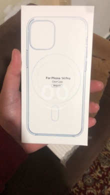Mobile accessories in Akkar el-Atika - غلاف حماية شفاف Magnetic للايفون 14 Pro - كفر مغناطيسي يدعم الشاحن اللاسلكي