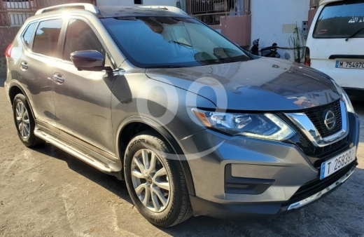 Nissan in Minieh - Nissan Rogue SV AWD 2018 for Sale - Only 34K Miles, 360 Camera, Radar, Ready to Drive