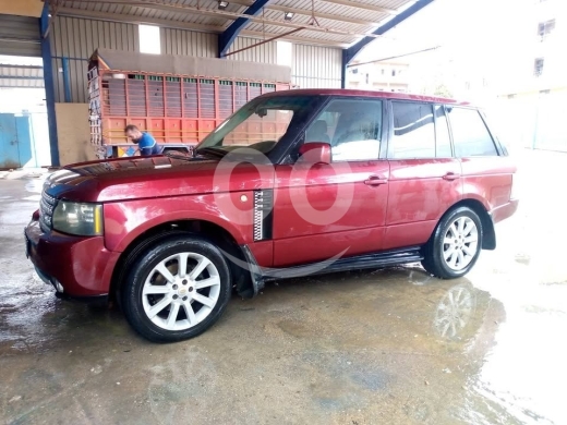 Land Rover in Beirut City - Range rover vogue model 2003