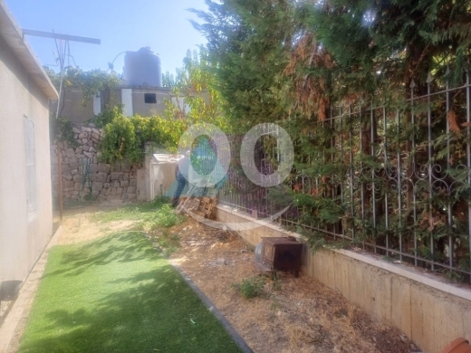 Other real estate in Aley - 1000m2 land with House+mountain view 4sale in Mrouj - أرض+بيت في مروج NE15H12