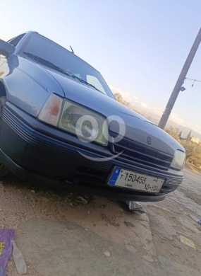 أوبل في طرابلس - Opel kadett model 1990