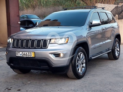 جيب في زغرتا - Jeep grand cherokee model 2017