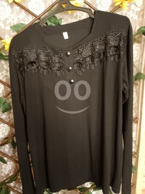 Clothes, Footwear & Accessories in Ana - رااشيا عيحا الطريق العام بجانب موقف البلدة
