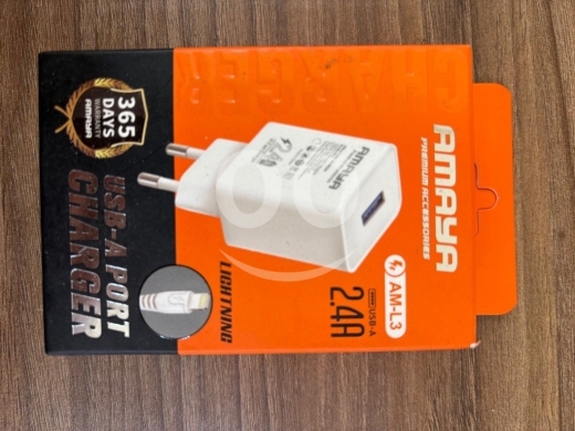 Mobile accessories in Bab Al Ramel - شاحن Amaya فائق الجودة بقدرة 2.4 أمبير | Amaya 2.4A USB-A Charger Kit