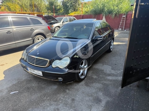 Mercedes-Benz in Damour - Mercedes-Benz C230 model 2004