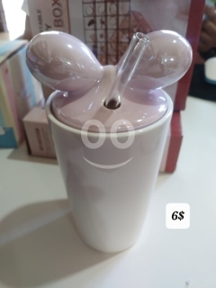 كوب سيراميك لطيف بغطاء عقدة أذني