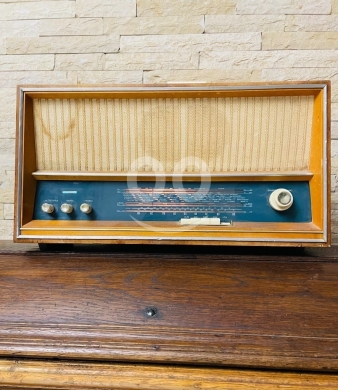 Antiques & Collectibles dans Bazoruieh - راديو أنتيك منزلي كبير