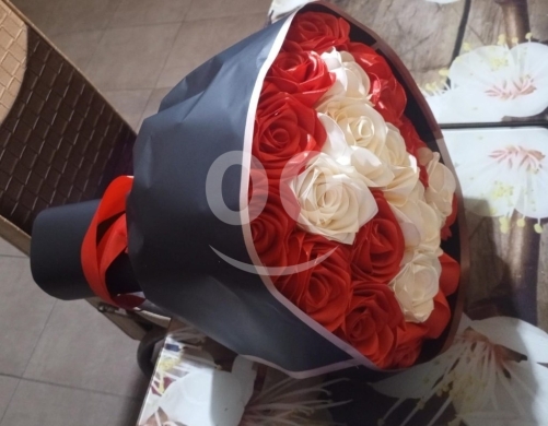 Other Goods in Khalde - 23 Red & Cream Satin Rose Bouquet Everlasting Flower Gift