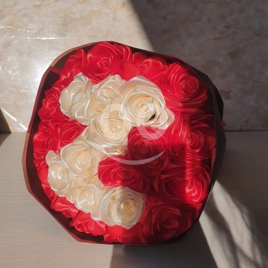 Other Goods in Khalde - Red and Beige Satin Rose Bouquet 23 Elegant Handmade Roses