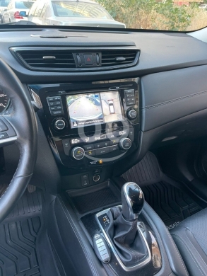 نيسان في طرابلس - NISSAN ROGUE SL 2017 for Sale | Fully Loaded V4 SUV | Heated Leather, 360 Cam, Push Start