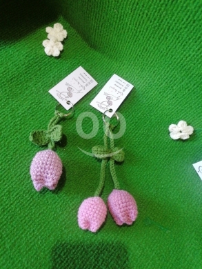 handmade tulip keychain — 5