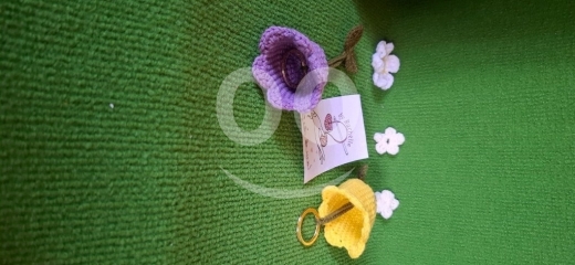 handmade tulip keychain — 4