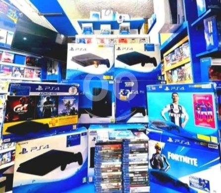 Gaming Console & Accessories in Dekouaneh - ps4 ps5 nintendo switch