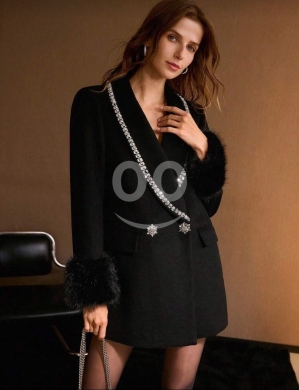 Vêtements, chaussures et accessoires dans Tripoli - فستان بليزر أسود فاخر مزين بالكريستال والفراء | Luxury Black Blazer Dress with Crystal & Fur Accents