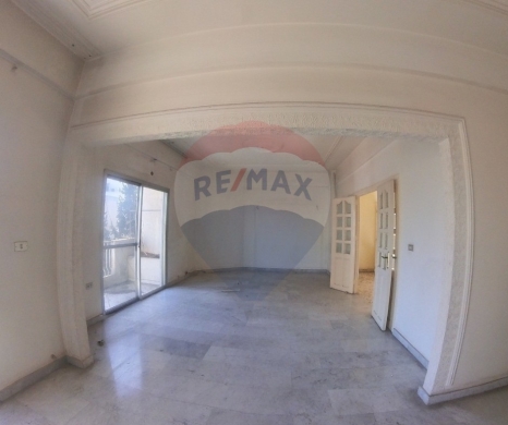 Apartments for sale in Miten - R9-2842 Spacious Apartment for Sale in Miten Street - 250 m²