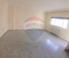 R9-2846 Apartment for Sale in Maarad Tripoli – 310 m²