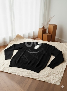 Vêtements, chaussures et accessoires dans Beyrouth - Black Knitted Wool Sweater for Women