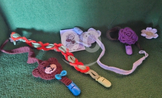 Baby & Kids Stuff in Jezzine - handmade holder pacifier