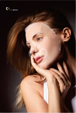 ماسك بيوتانيك الورقي لتنعيم البشرة وتجديد النضارة | Biotaniqe Smoothing Sheet Mask with F… — 2