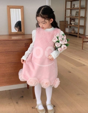 Clothes, Footwear & Accessories in Tripoli - فستان بناتي شتوي وردي من الفراء الناعم مزين بورود التول | Girls Pink Faux Fur Winter Dress with Tull