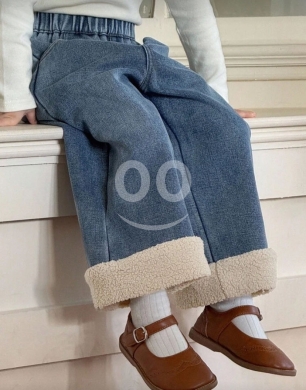 الملابس، الأحذية والزينة في طرابلس - بنطلون جينز بناتي مبطن بالفراء بخصر مطاطي | Girls Sherpa Lined Denim Jeans with Elastic Waist