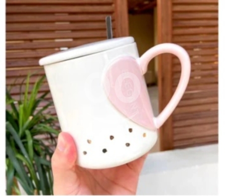 Other Goods in Beirut City - كوب سيراميك أنيق بمقبض على شكل قلب وغطاء