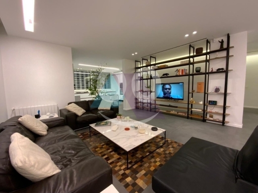 Apartments for sale in Haret Sakhr - 195m2 furnished apartment+gym 4sale in Haret Sakher -شقة في حارة صخرAM66A430