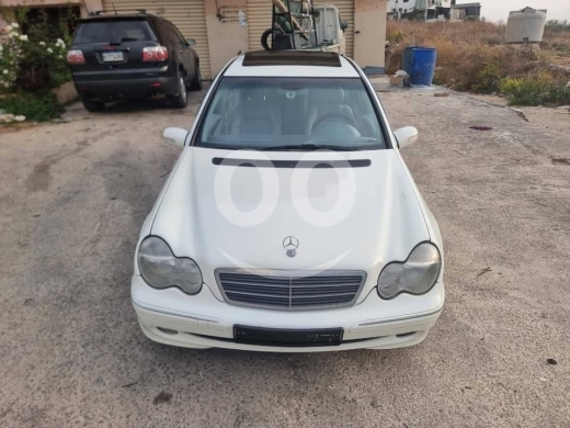 Mercedes-Benz in Sour - Mercedes-Benz 320 موديل 2002