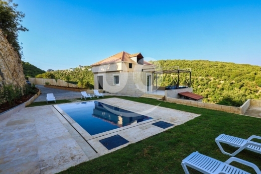 فلل للبيع في عبرين - Villa for Sale Aabrine Batroun Area 300Sqm Land Area 1222Sqm